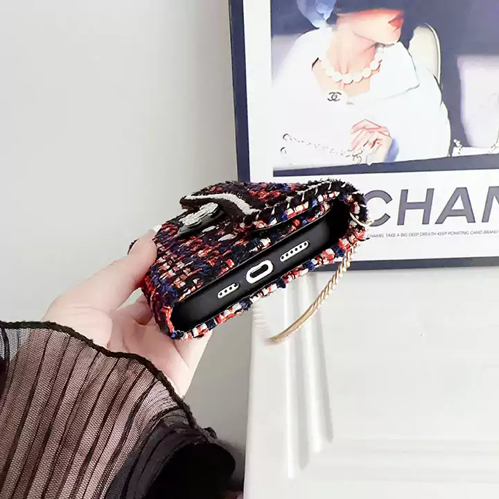シャネル chanel 女性愛用 アイフォン 15プラス カバー