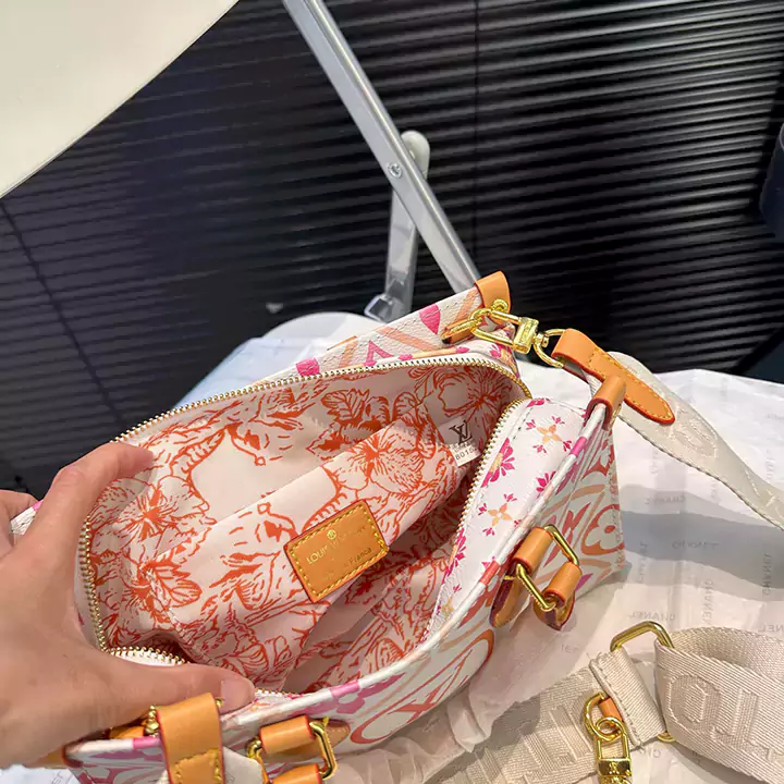 •モノグラム•コーラル• 人気 ルイヴィトン 本 革 ポシェット 30代 レデイース ヴィトン オンザゴー ポシェット シンプル コピー ルイヴィトン デザインが可愛い On the Go クロスボディ Louis Vuitton エレガント オンザゴー コンパクトウォレット N級品